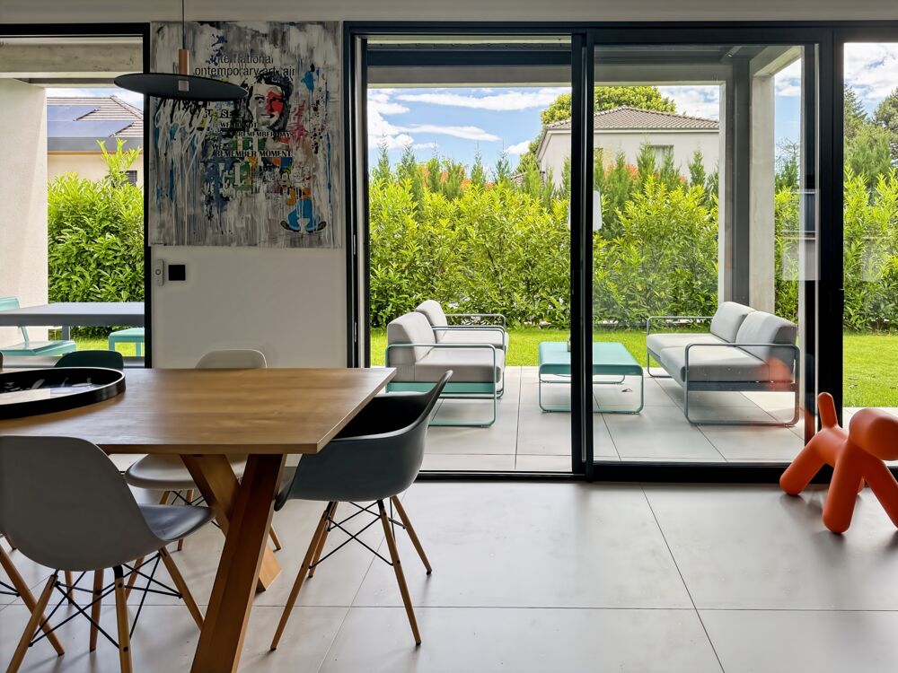 Maison d'architecte + T1bis d'exception à vendre au centre de DIVONNE LES BAINS