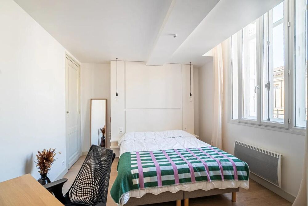 Maison en pierre rénovée de 142m² avec jardin  Saint Seurin