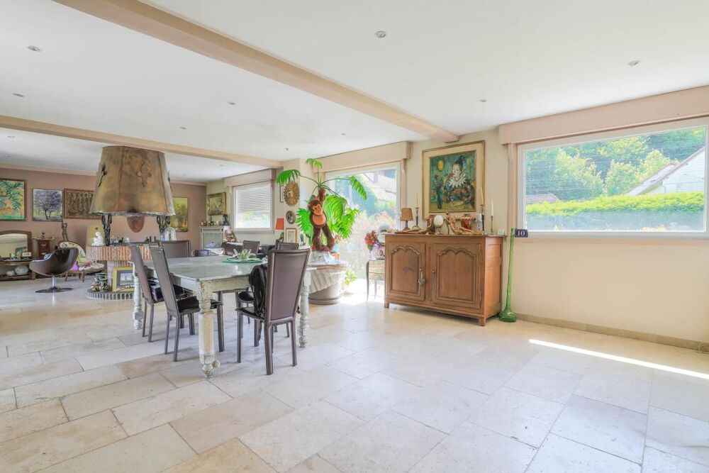 Maison de 350 m² sur 5900 m2 avec plan d'eau