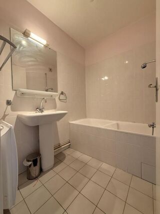  Appartement à louer 2 pièces 46 m²