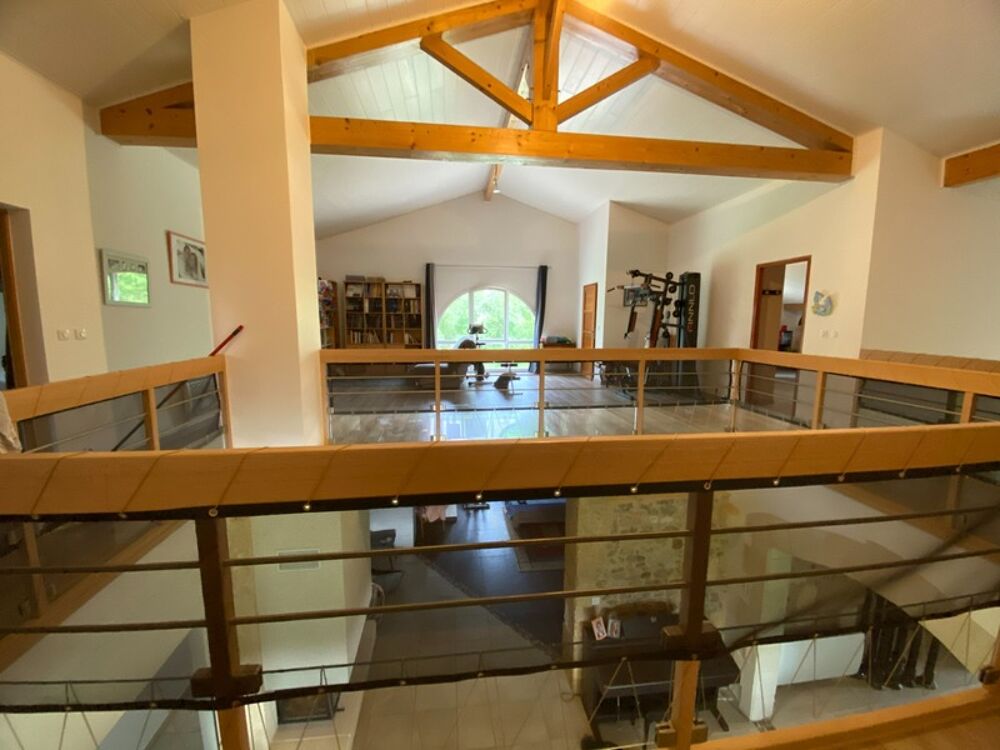 Vente Maison Magnifique propriété - Habitation de 456m² et Hangar de 360m2 à SAINT CHRISTOLY DE BLAYE (33) Saint christoly de blaye