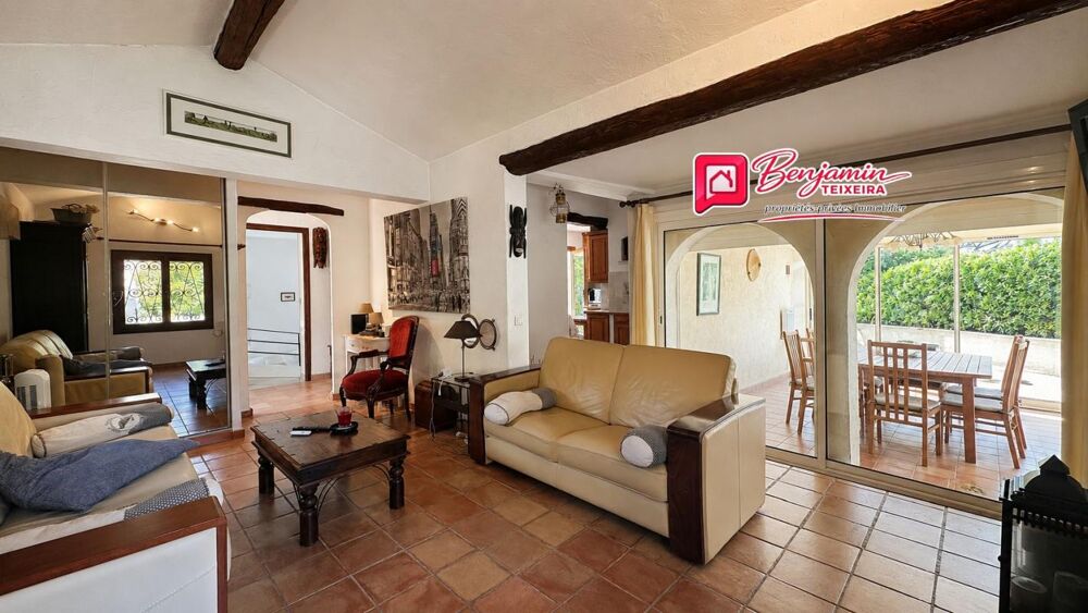 Villa Sainte Maxime 6 pièce(s) 117 m2 - Garage 27m² - Vue mer - piscine