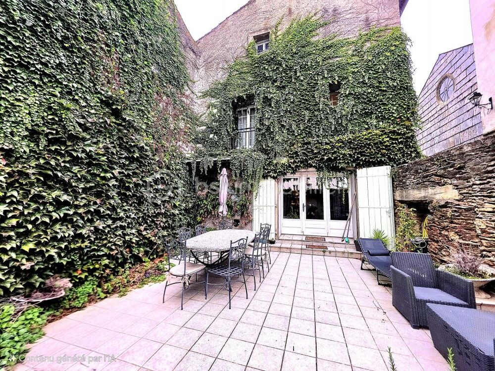 Maison de caractère du XIXe siècle avec terrasses ensoleillées