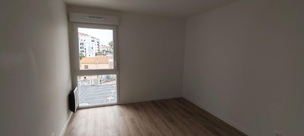 Location Appartement T3 avec parkings et terrasse à LA SEYNE SUR MER La seyne sur mer