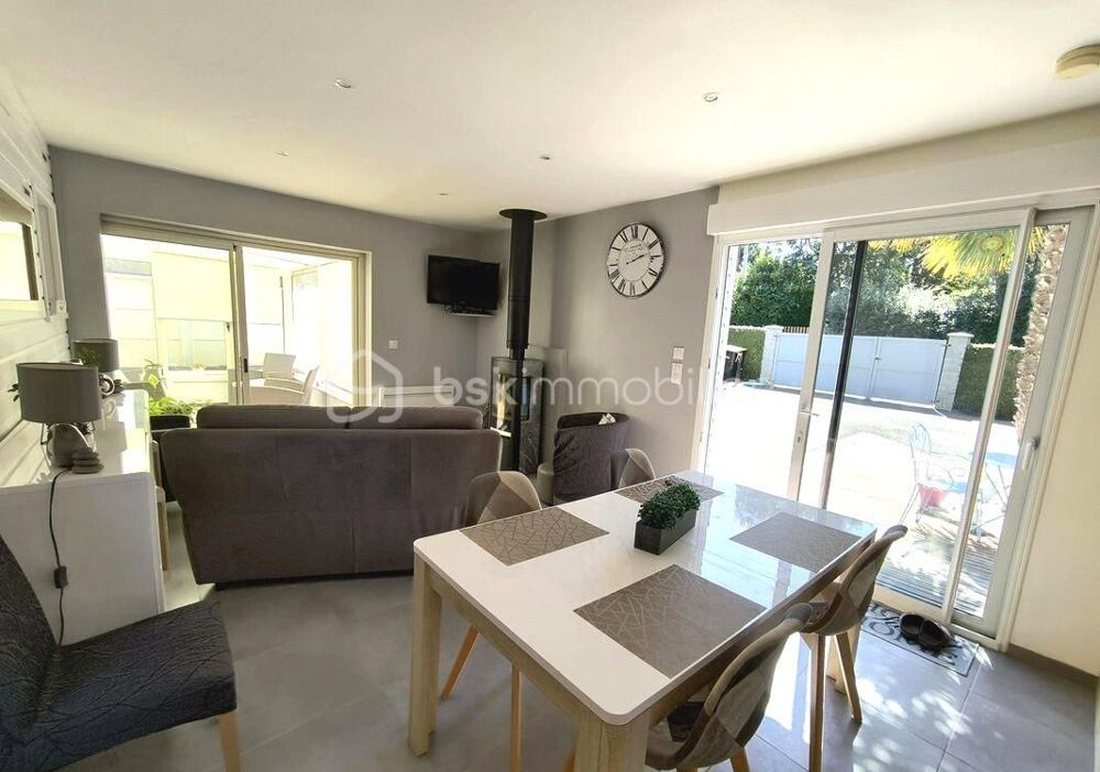 Maison lumineuse  4 pièces  84 m² environ.  Aure-sur-Mer