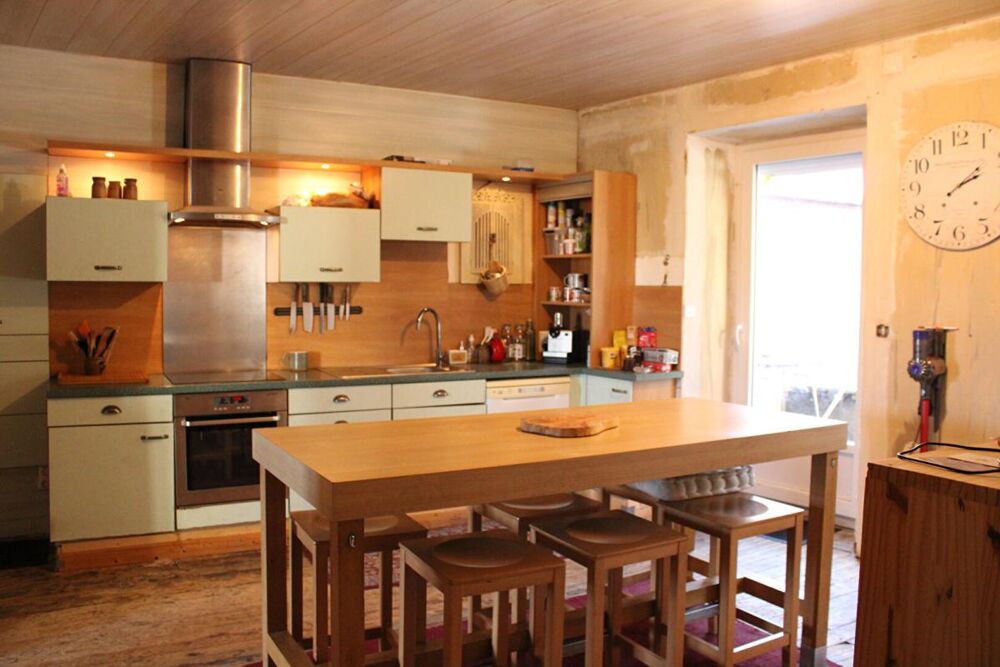 Maison avec jardin , garage et appartement indépendant