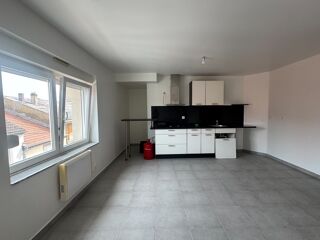  Appartement à louer 3 pièces 81 m²