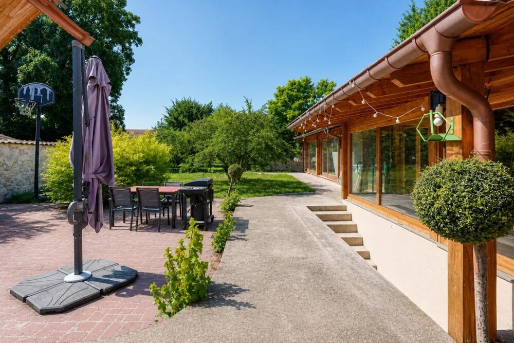 Maison de 10 pièces à Mirecourt