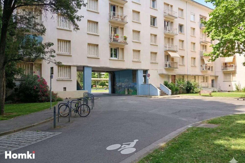 Vente Appartement Appartement traversant de 70 m² avec balcon – Lumineux, calme et à personnaliser Grenoble