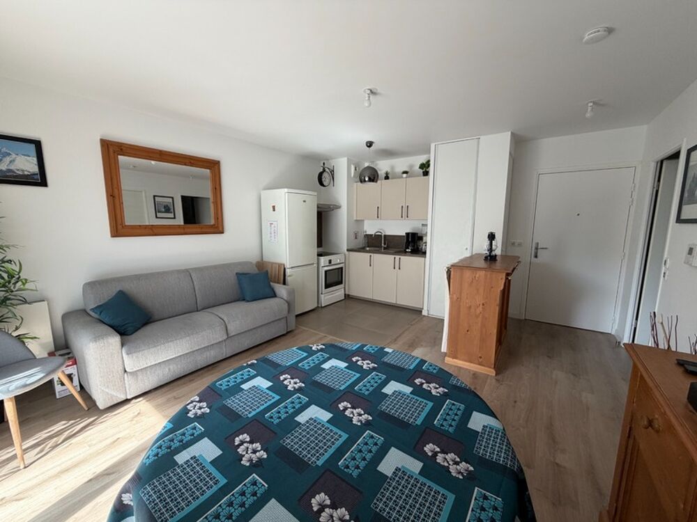 EXCLUSIVITÉ  Appartement récent, balcon, parking et gare à pied : un 2 pièces prêt à vivre !