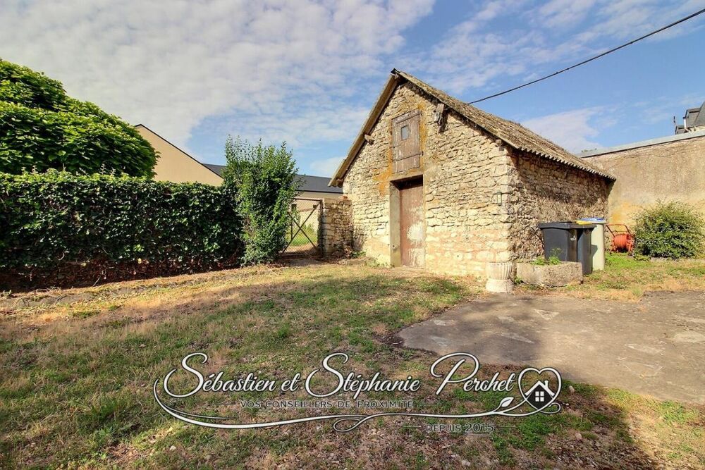 EXCLUSIVITÉ - Maison à rénover 3 chambres avec dépendances sur terrain d'environ 1042 m2