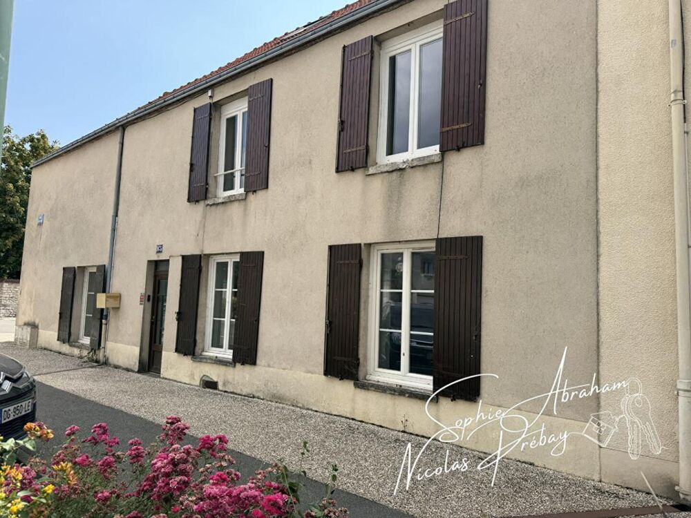 Maison rénovée en centre ville, proche des commerces, écoles et gare SNCF
