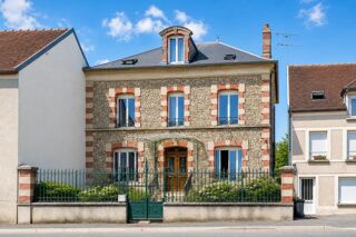Vente Propriété/Château Maison de 7 pièces de 185 m² à Montmirail Montmirail