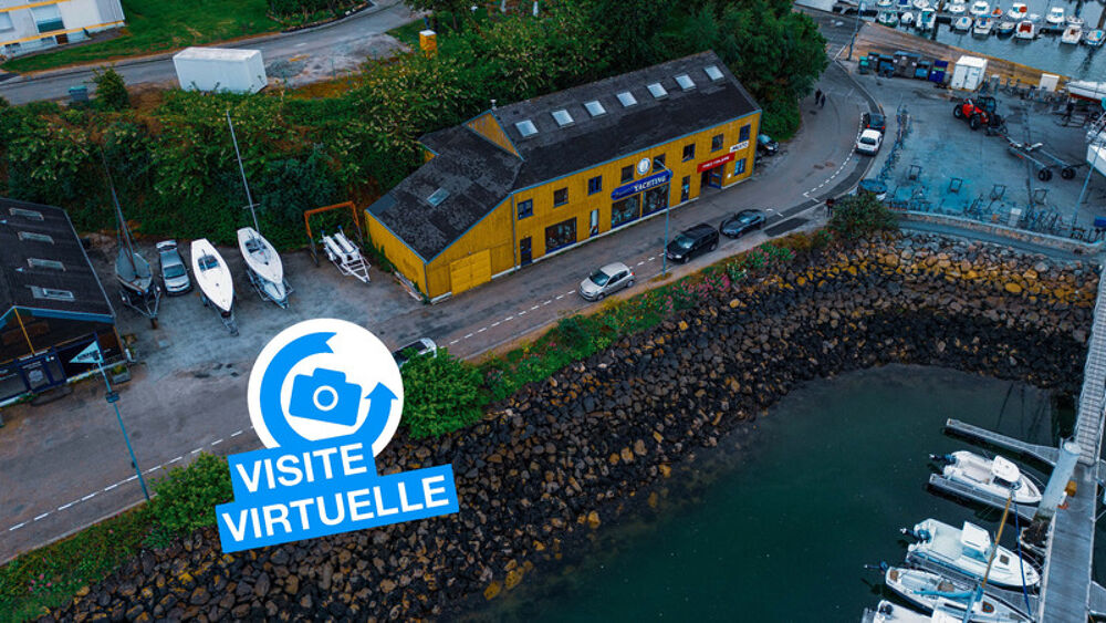  Voilerie et accastillage sur le port de Tréboul (Douarnenez) 