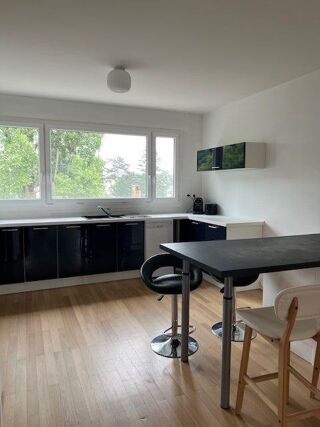  Appartement à louer 4 pièces 91 m²
