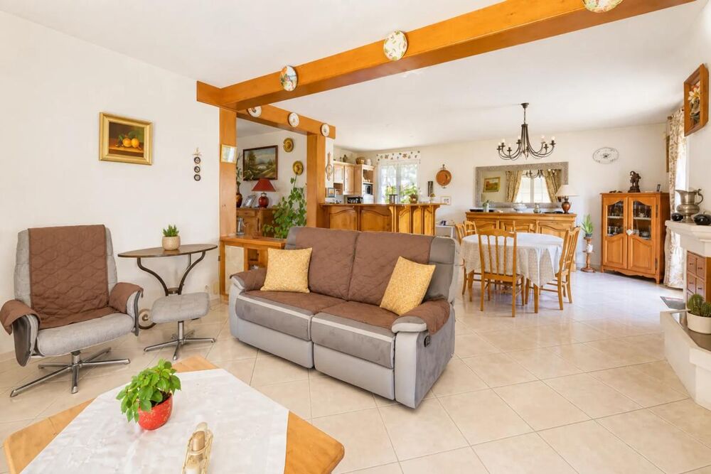 Maison de 7 pièces de 176 m² à Nouans-les-Fontaines