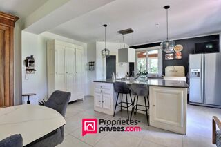  Villa � vendre 9 pi�ces 210 m�