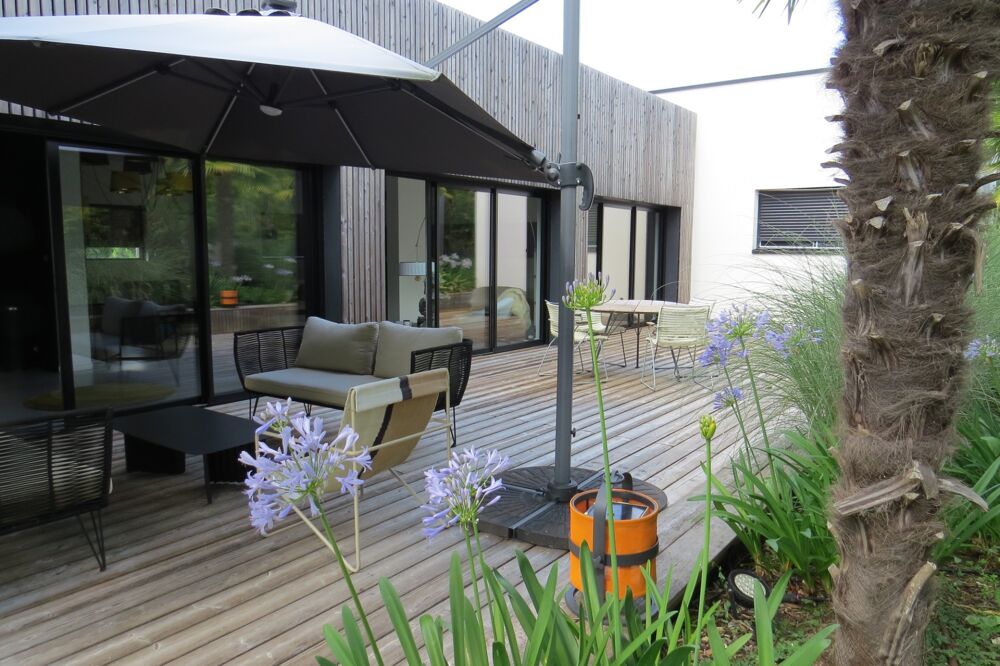 Vente Maison Maison contemporaine  annéà 2011 A decouvrir à saint cyr sur loire avec piscine .pergola .et un jardin magnifique  .grand  garag Saint cyr sur loire