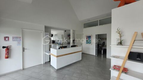 Location Local Commercial ou Professionnel de 110 m&sup2; sur L'&Eacute;tang-Sal&eacute; 2750 97427 L etang sale