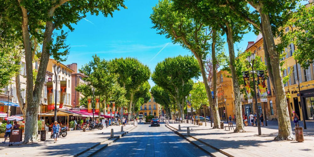 Aix En Provence (cours Mirabeau) App 5 pièce(s) 137.95 m2 , terrase de 30,M2 2 stationnement en sous sol