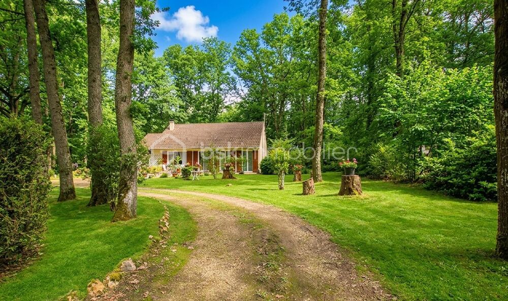 A 10 minutes de MAINTENON et de la gare, maison de plein pied de 93 m² sur terrain boise de 2123 m² de superficie, plat clos, un