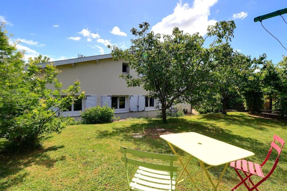 Maison de ville au calme dans la verdure