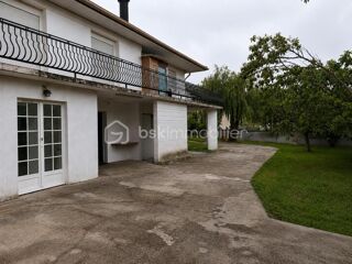 10 pièces 255 m² · à Clichy-sous-Bois · 255 m² · 680 000 €