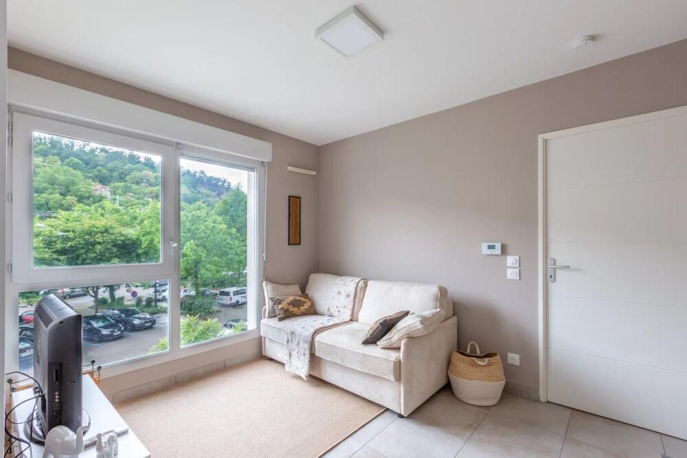 Vente Appartement T2 de 43 m² – Givors Ville, rue Émile Zola – Box fermé en sus Givors