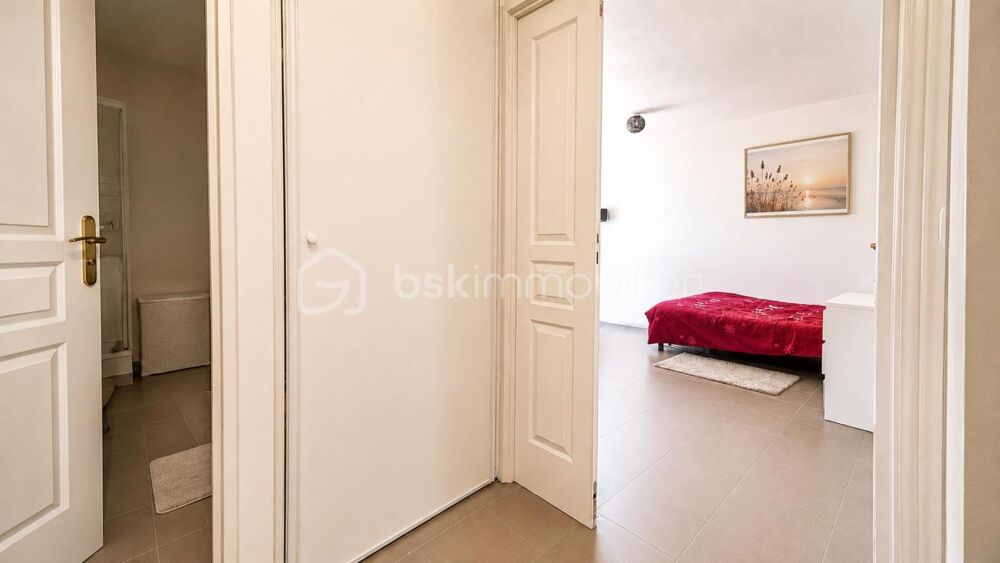 STUDIO VENDU LOUÉ  30,86 m²  JARDIN  PARKING
