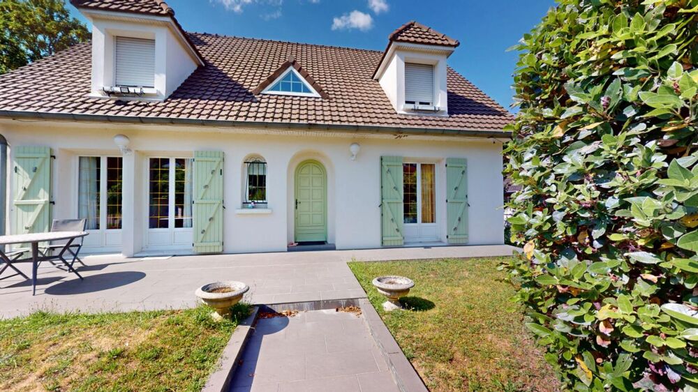Maison familiale de standing au calme absolu 595 000