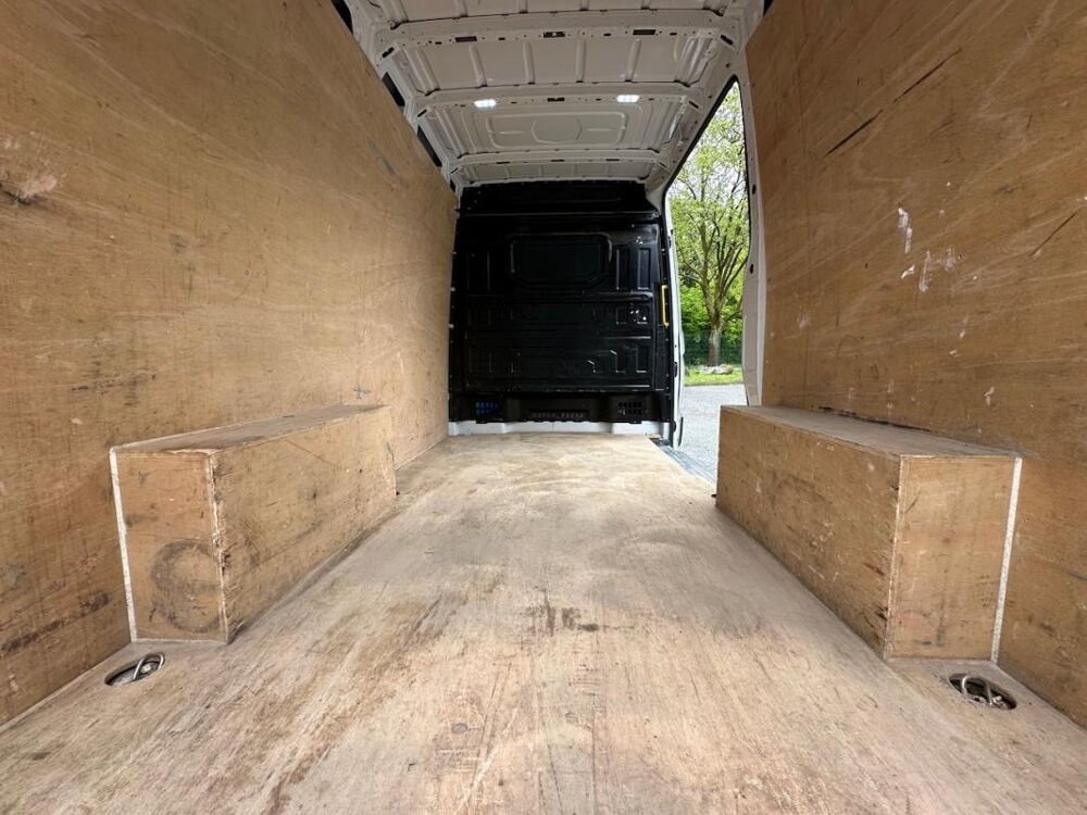 Crafter VAN II 2.0 TDI 102 30 L3H3 BUSINESS LINE PRIX TTC 2019 occasion 78240 Chambourcy