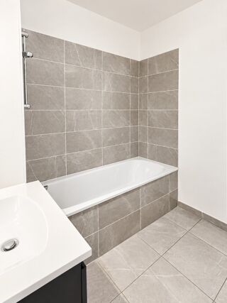  Appartement à louer 3 pièces 57 m²