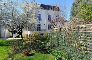  Maison  vendre 10 pices 240 m