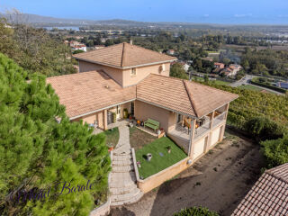 Vente Maison CHAVANAY – MAISON FAMILIALE 233 M² – 5 CHAMBRES – ESPACE INDÉPENDANT – PISCINE – SANS VIS-À-VIS Chavanay