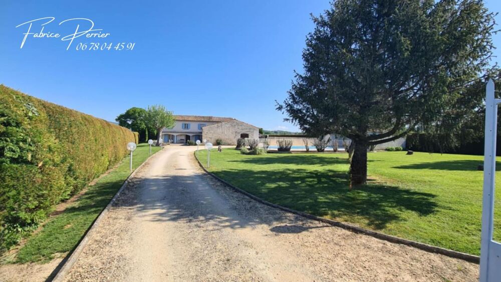 Vente Maison Maison 259 m2 , Dépendance 74 m²,  Abri 70m², Piscine, Terrain 3000m² Bonlieu sur roubion