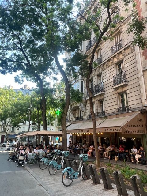   BEAU LOCAL COMMERCIAL DE 33M2 + CAVE ,VENDU LOUE , QUARTIER PYRENNEES JOURDAIN 