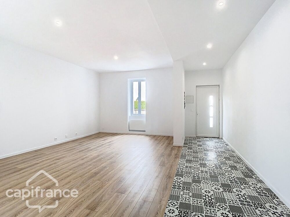 Maison rénovée 7 pièces + studio THOUARS (79)
