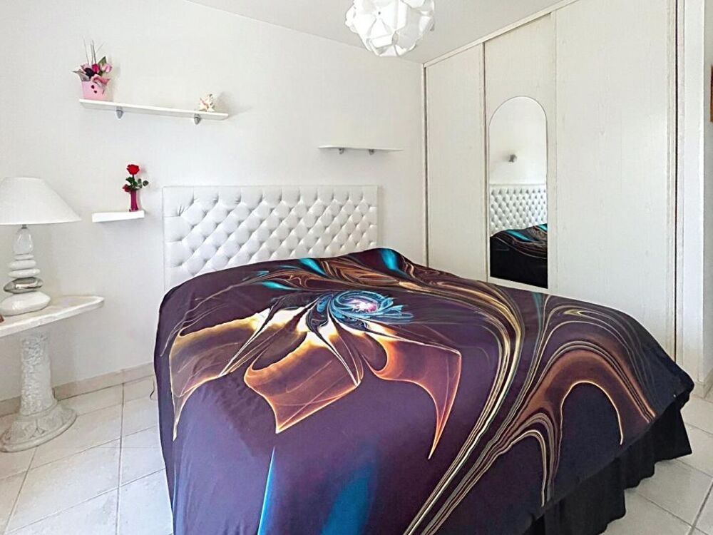 Maison Familiale de plain-pied avec piscine Soubise