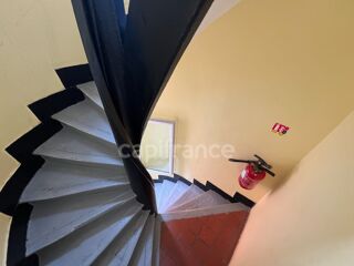  Immeuble à vendre 15 + pièces 176 m²