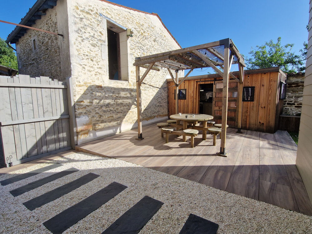 Vente Maison Maison à vendre 8 pièces proche de TONNAY CHARENTE (17) Tonnay charente