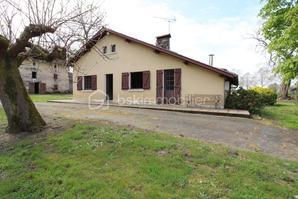 Maison à rénover avec nombreuses dépendances