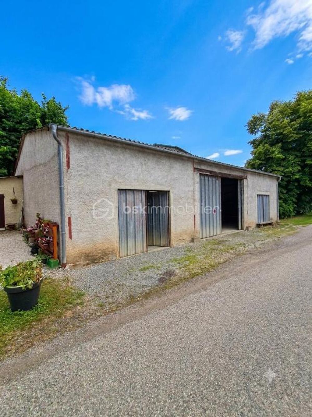 Vente Maison Hangar Rare au Cœur de Durban-sur-Arize 09240 Durban sur arize