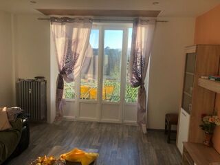  Appartement à louer 2 pièces 82 m²