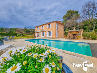 Vente Villa MONTAUROUX, Splendide villa orientée plein sud, nichée dans un domaine calme et verdoyant Montauroux