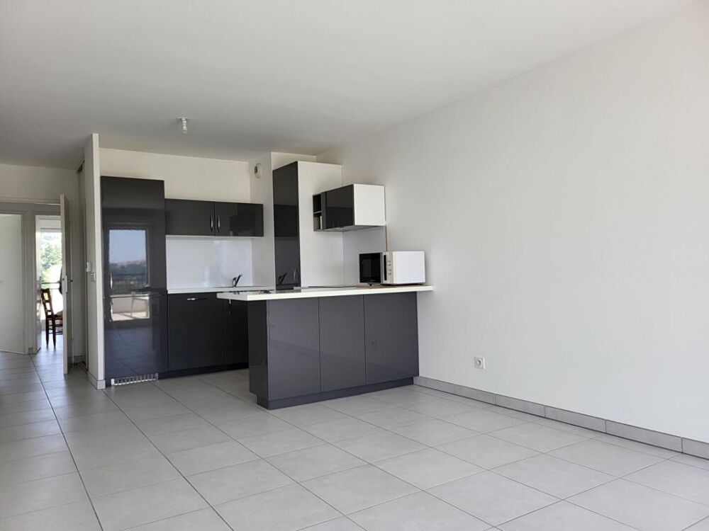 Vente Appartement Appartement Plan De Cuques 3 pièce(s) 63 m2 DERNIER ETAGE Plan de cuques