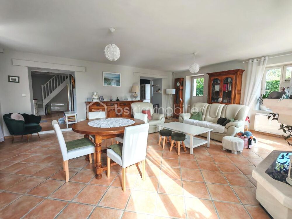 Maison familiale parfaitement entretenue avec jardin et au calme