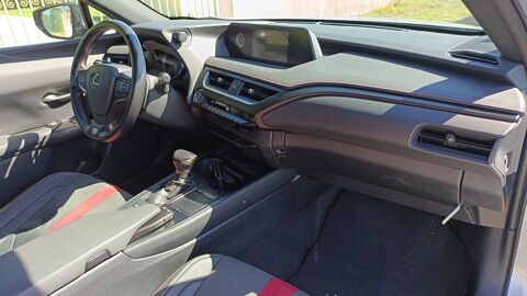 UX 250H 2.0 VVT-iE 184 F Sport 2021 occasion 84350 Courthezon