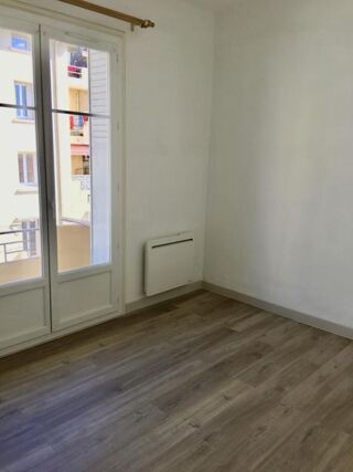  Appartement à louer 3 pièces 76 m²