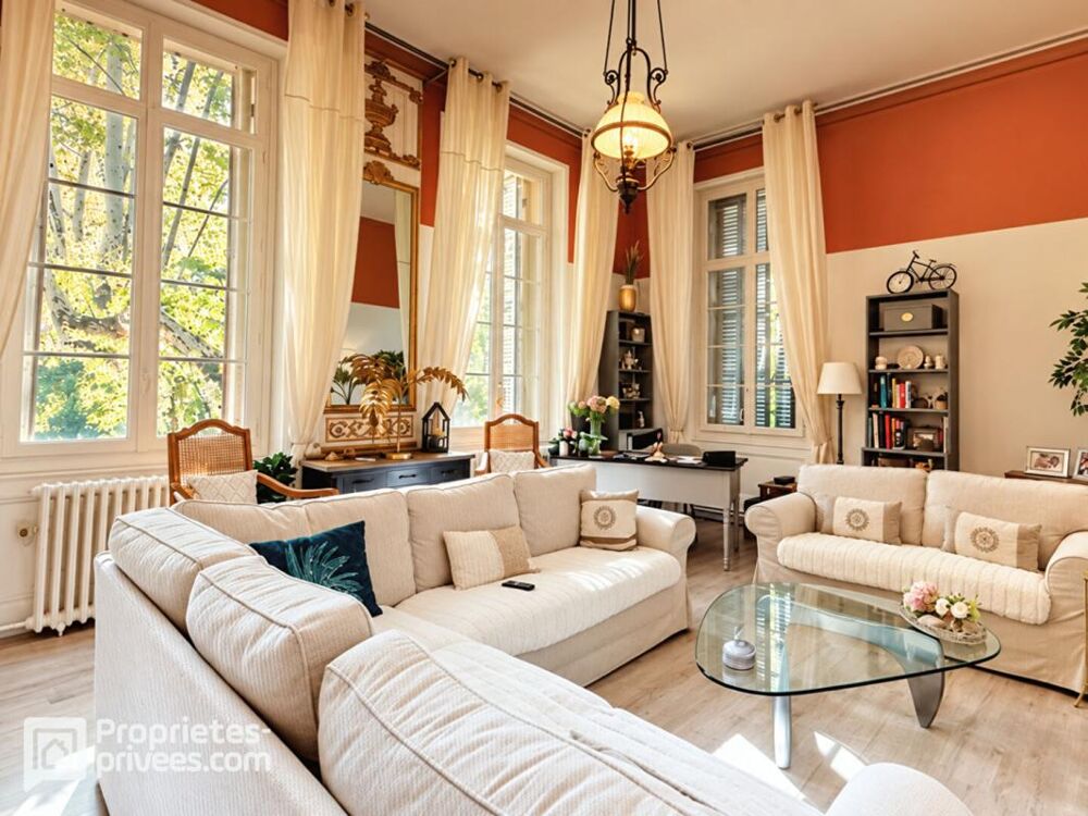 à vendre  Propriété/château Bollène (84500)