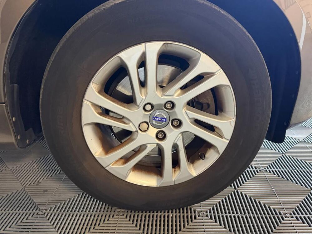 XC60 I Phase 2 D3 2.0 TDi 16V FWD 150 cv MOMENTUM 2015 occasion 85190 Venansault